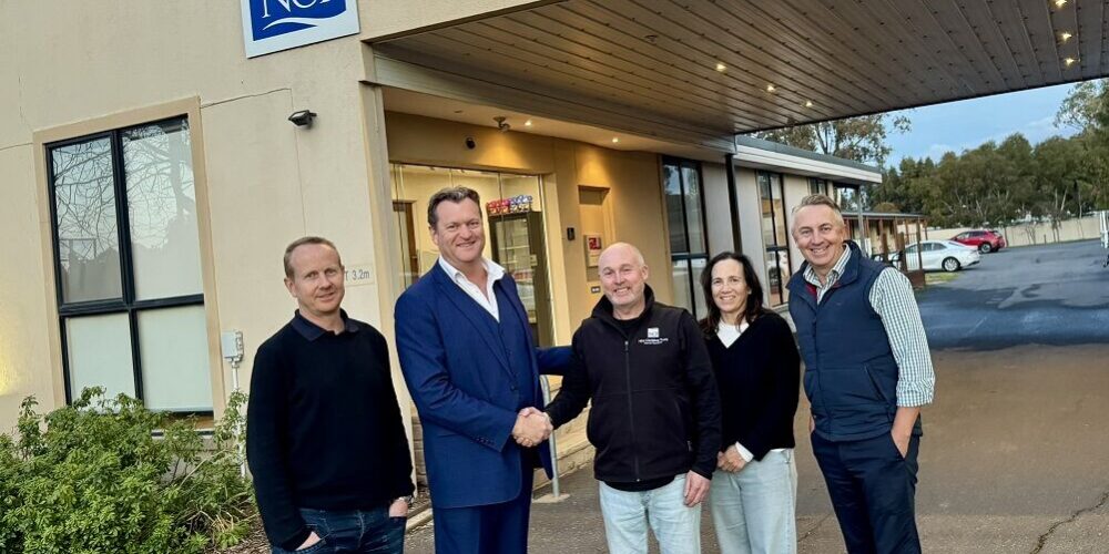 New Crossing Settlement with Deltine Team, Bill & Gen